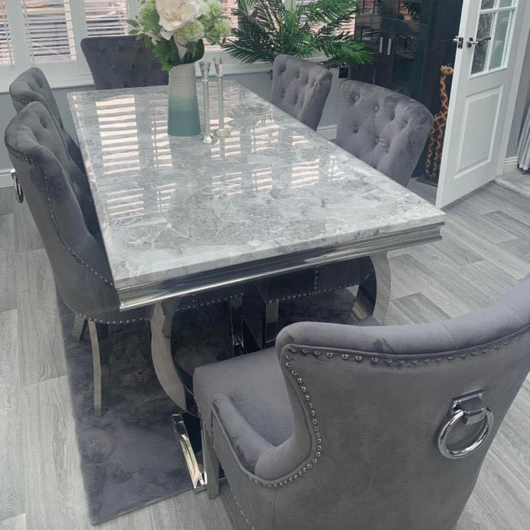 Arianna with 6 Chelsea Lion Knocker Chairs - Mirror4you